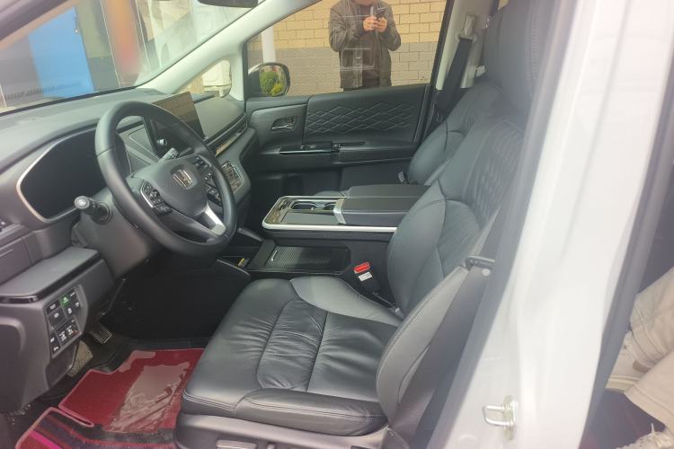 Used Honda Elysion 2024 2.0L eHEV Luxury Edition Left Front Seat