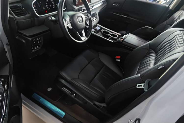 Used Honda Elysion 2024 2.0L eHEV Luxury Edition Left Front Seat