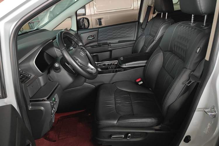 Used Honda Elysion 2024 2.0L eHEV Luxury Edition Left Front Seat