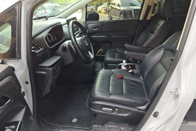 Used Honda Elysion 2024 2.0L eHEV Luxury Edition Left Front Seat