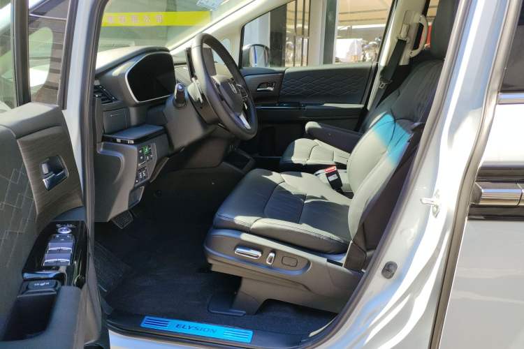 Used Honda Elysion 2024 2.0L eHEV Luxury Edition Left Front Seat