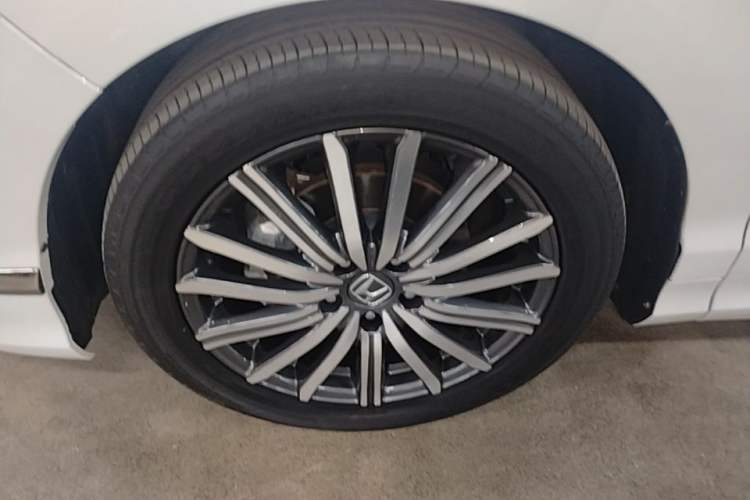 Used Honda Elysion 2024 2.0L eHEV Luxury Edition Left Front Wheel Hub