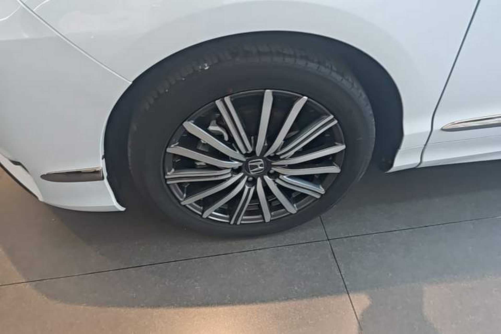 Used Honda Elysion 2024 2.0L eHEV Luxury Edition Left Front Wheel Hub