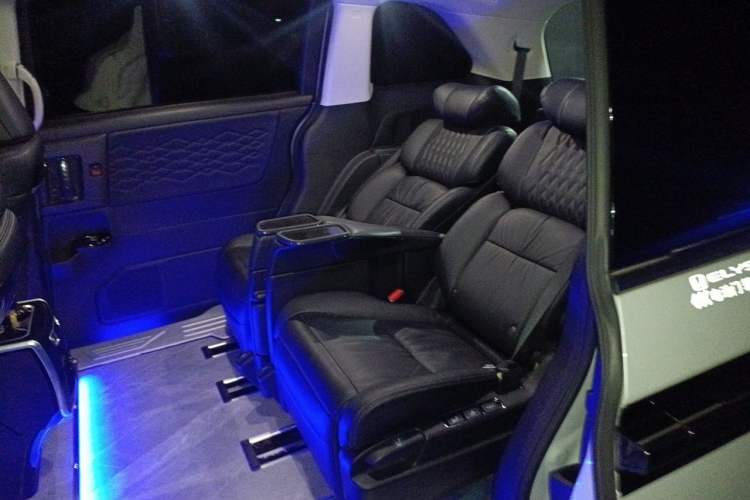 Used Honda Elysion 2024 2.0L eHEV Luxury Edition Left Rear Seat