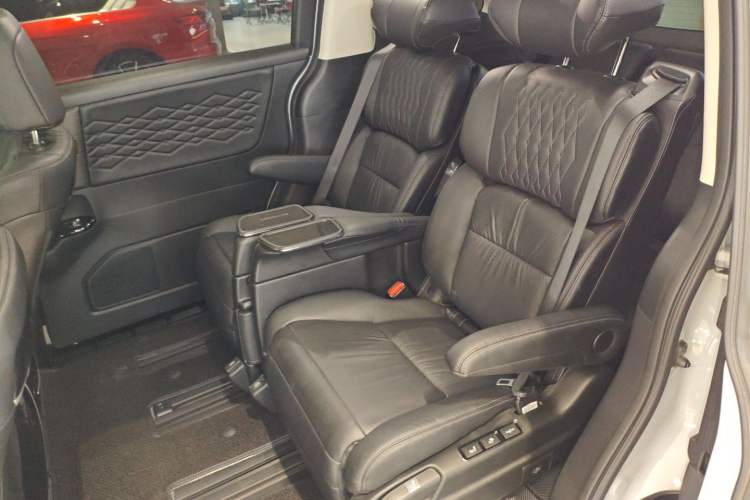 Used Honda Elysion 2024 2.0L eHEV Luxury Edition Left Rear Seat