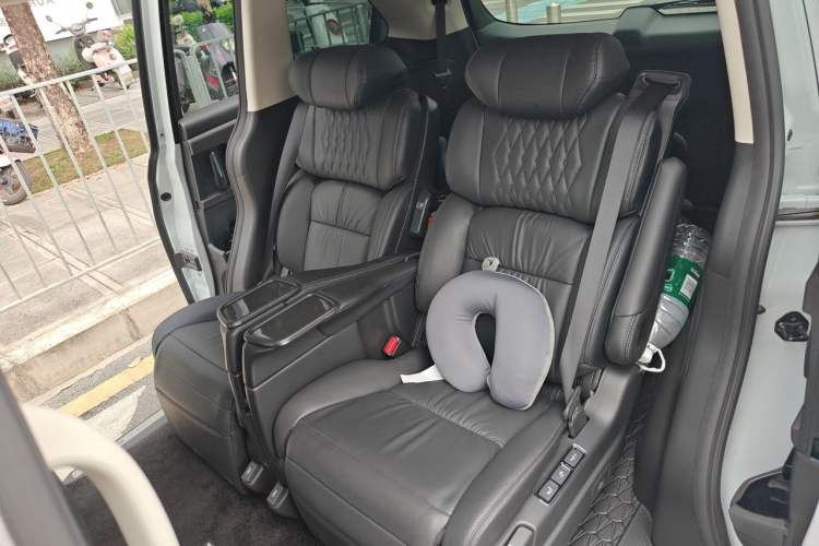 Used Honda Elysion 2024 2.0L eHEV Luxury Edition Left Rear Seat