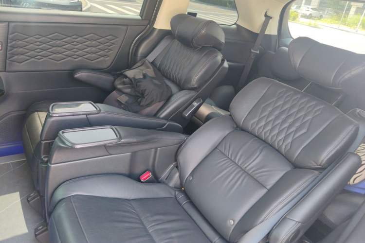 Used Honda Elysion 2024 2.0L eHEV Luxury Edition Left Rear Seat