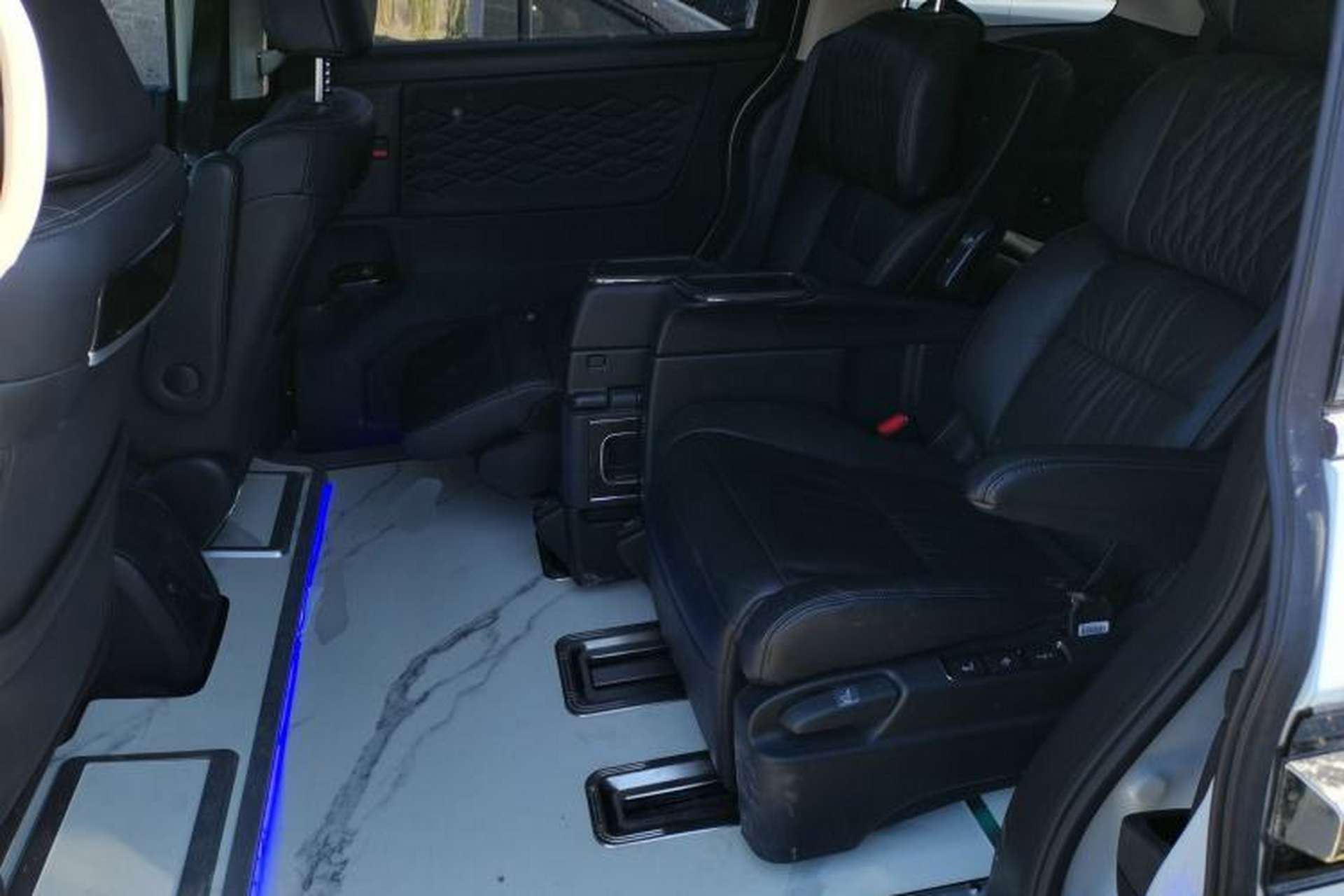Used Honda Elysion 2024 2.0L eHEV Luxury Edition Left Rear Seat