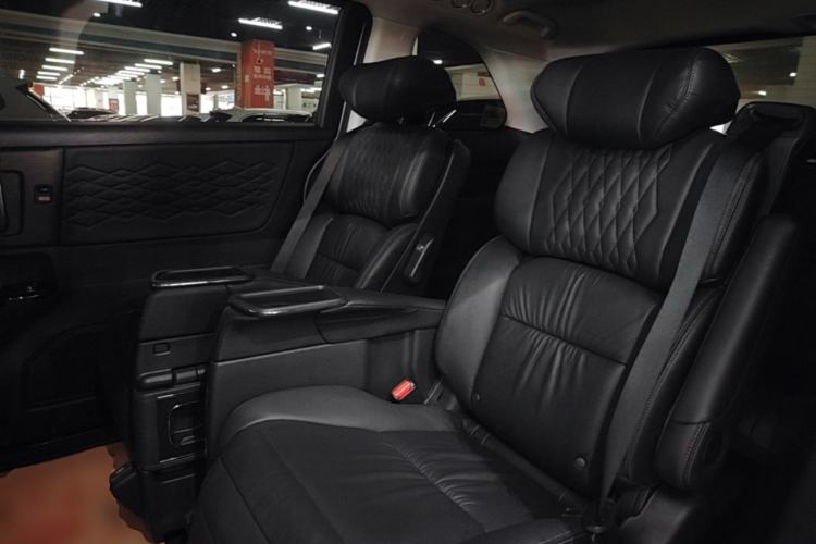 Used Honda Elysion 2024 2.0L eHEV Luxury Edition Left Rear Seat