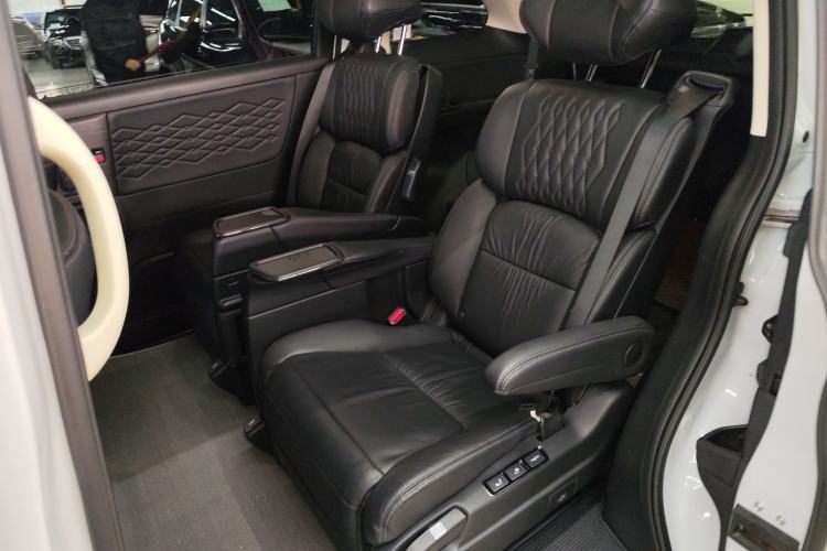 Used Honda Elysion 2024 2.0L eHEV Luxury Edition Left Rear Seat