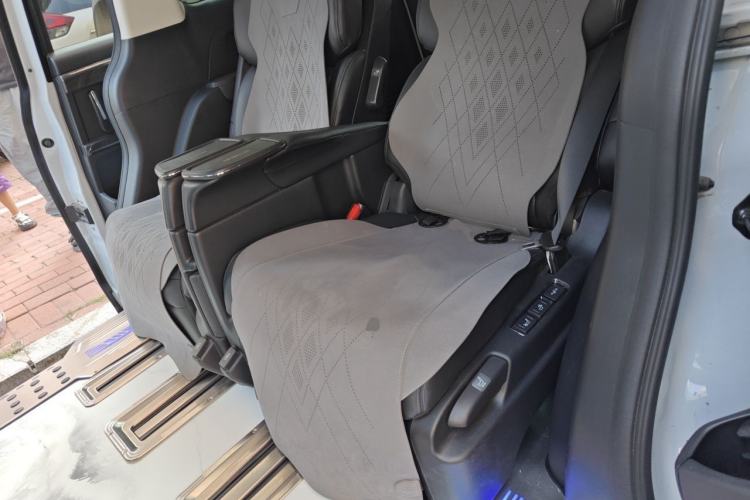 Used Honda Elysion 2024 2.0L eHEV Luxury Edition Left Rear Seat