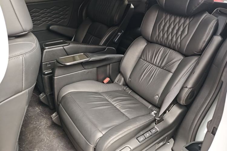 Used Honda Elysion 2024 2.0L eHEV Luxury Edition Left Rear Seat