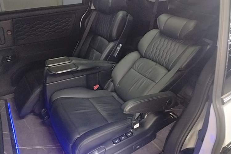 Used Honda Elysion 2024 2.0L eHEV Luxury Edition Left Rear Seat