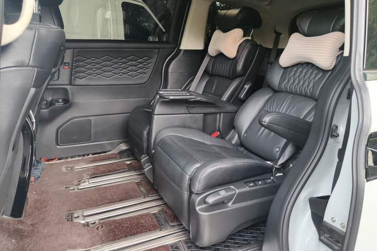 Used Honda Elysion 2024 2.0L eHEV Luxury Edition Left Rear Seat
