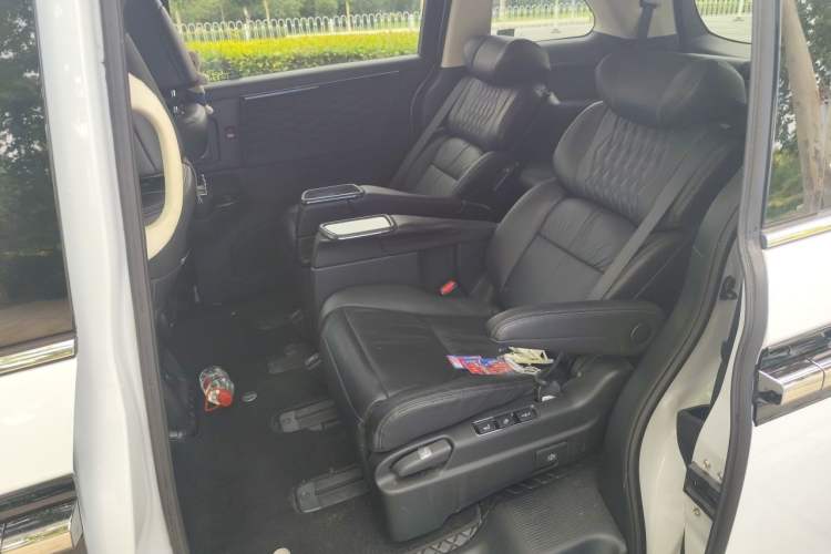 Used Honda Elysion 2024 2.0L eHEV Luxury Edition Left Rear Seat