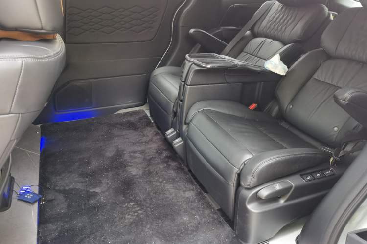 Used Honda Elysion 2024 2.0L eHEV Luxury Edition Left Rear Seat