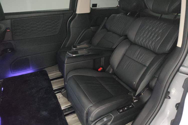 Used Honda Elysion 2024 2.0L eHEV Luxury Edition Left Rear Seat