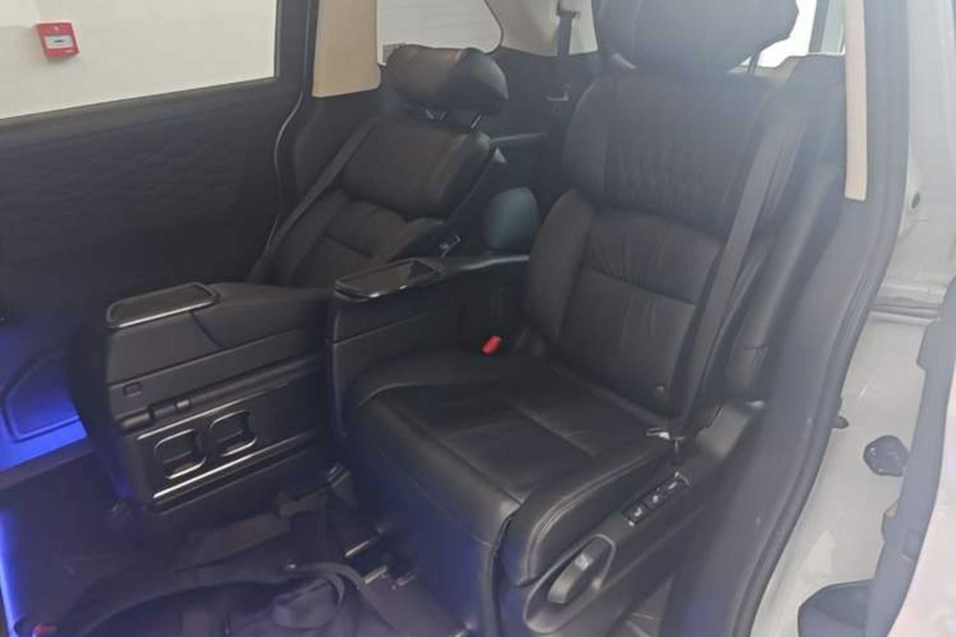 Used Honda Elysion 2024 2.0L eHEV Luxury Edition Left Rear Seat