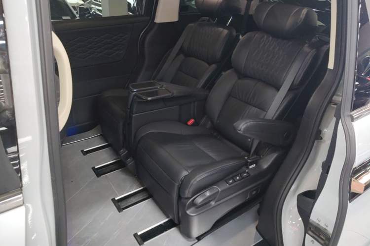 Used Honda Elysion 2024 2.0L eHEV Luxury Edition Left Rear Seat