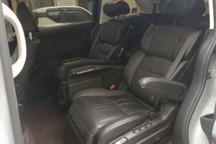 Used Honda Elysion 2024 2.0L eHEV Luxury Edition Left Rear Seat