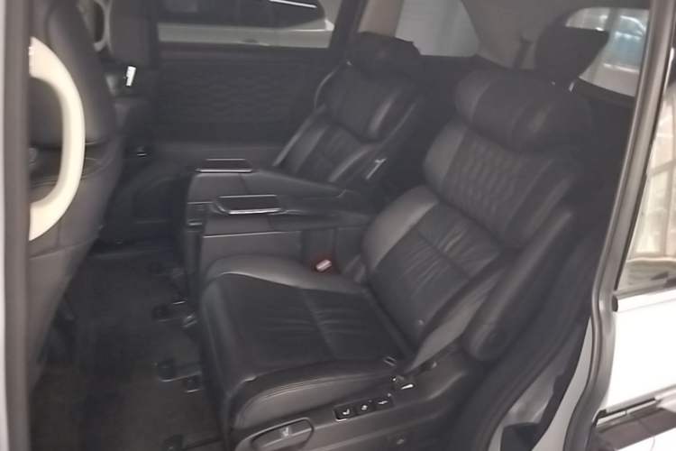Used Honda Elysion 2024 2.0L eHEV Luxury Edition Left Rear Seat