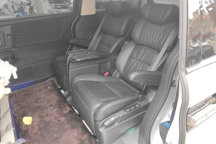 Used Honda Elysion 2024 2.0L eHEV Luxury Edition Left Rear Seat