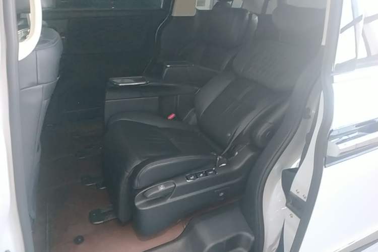Used Honda Elysion 2024 2.0L eHEV Luxury Edition Left Rear Seat