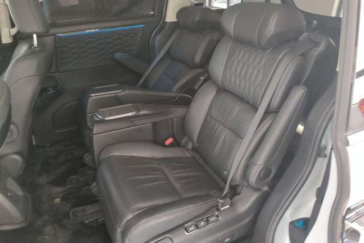 Used Honda Elysion 2024 2.0L eHEV Luxury Edition Left Rear Seat