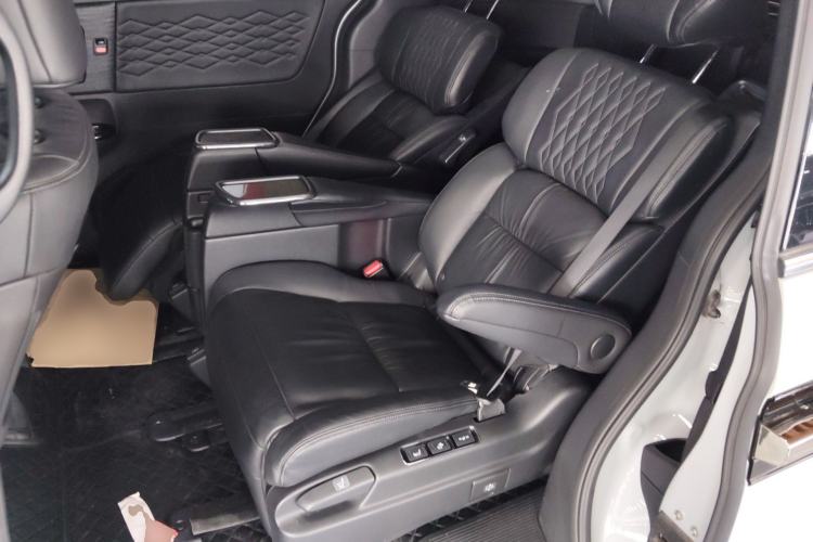 Used Honda Elysion 2024 2.0L eHEV Luxury Edition Left Rear Seat