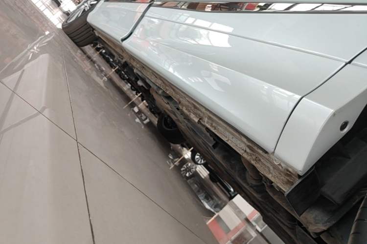 Used Honda Elysion 2024 2.0L eHEV Luxury Edition Left Side Sill