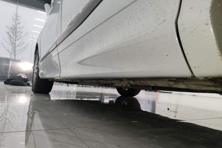 Used Honda Elysion 2024 2.0L eHEV Luxury Edition Left Side Sill