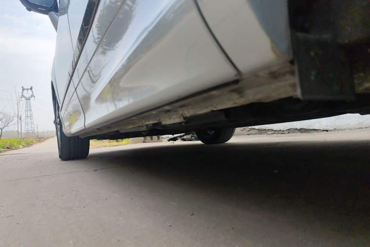 Used Honda Elysion 2024 2.0L eHEV Luxury Edition Left Side Sill