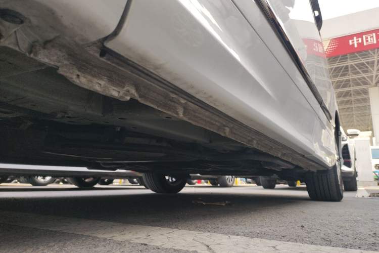 Used Honda Elysion 2024 2.0L eHEV Luxury Edition Left Side Sill