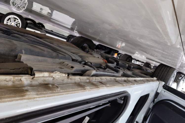 Used Honda Elysion 2024 2.0L eHEV Luxury Edition Left Side Sill