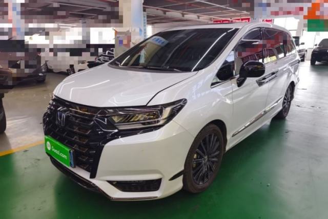 Ojetý Honda Elysion 2024 2.0L eHEV Luxury Edition