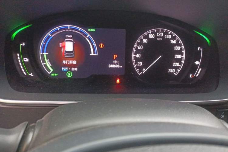 Used Honda Elysion 2024 2.0L eHEV Luxury Edition Odometer Close Up