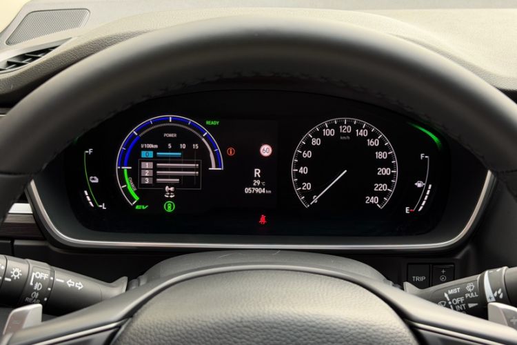 Used Honda Elysion 2024 2.0L eHEV Luxury Edition Odometer Close Up