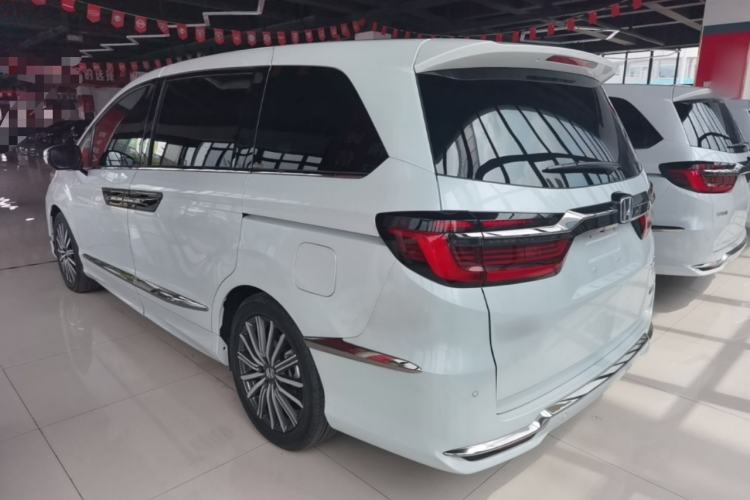Used Honda Elysion 2024 2.0L eHEV Luxury Edition Rear Left 45 Deg