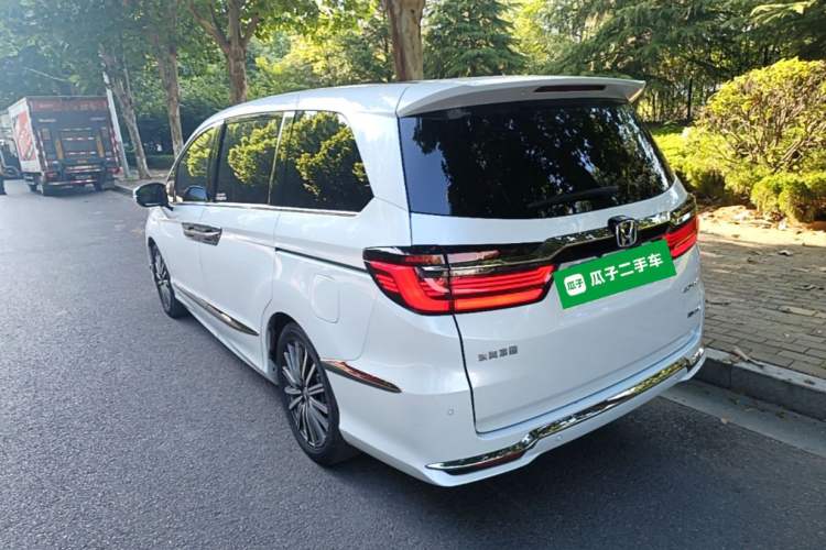 Used Honda Elysion 2024 2.0L eHEV Luxury Edition Rear Left 45 Deg