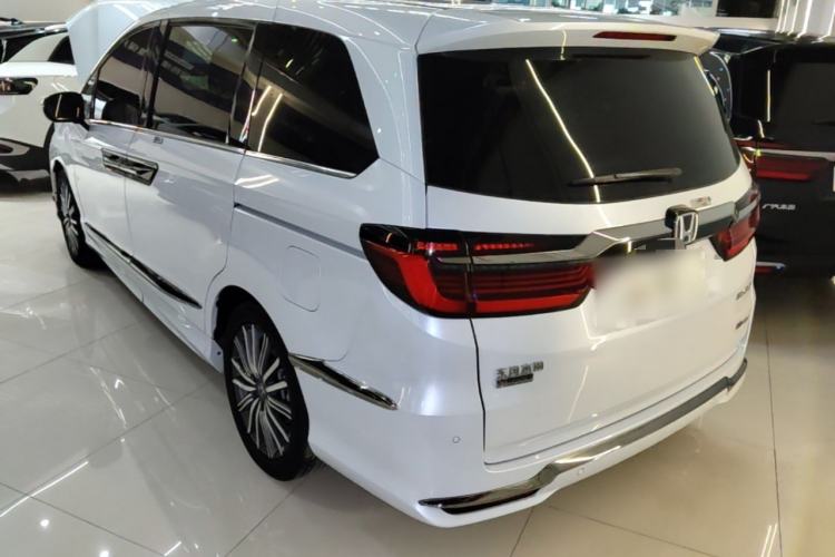 Used Honda Elysion 2024 2.0L eHEV Luxury Edition Rear Left 45 Deg