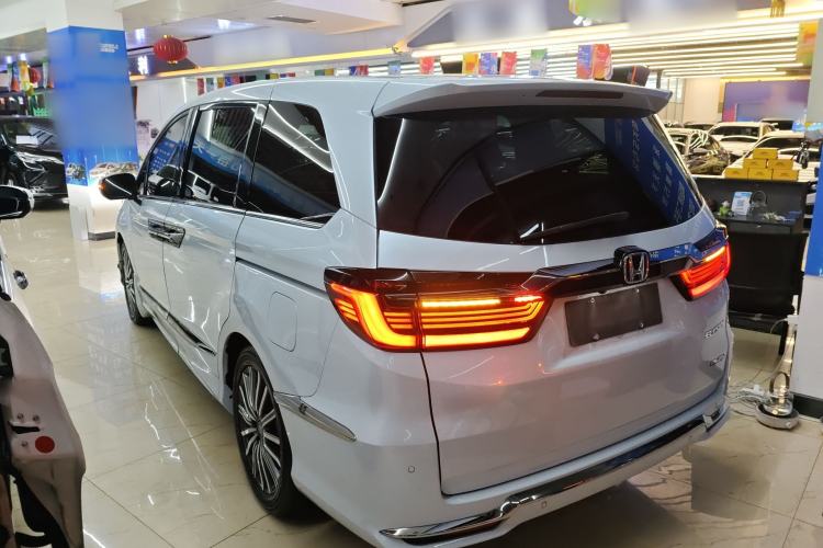 Used Honda Elysion 2024 2.0L eHEV Luxury Edition Rear Left 45 Deg