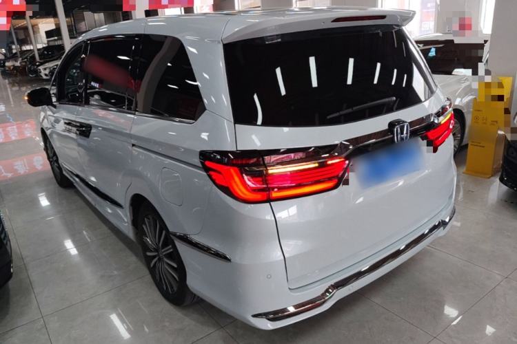 Used Honda Elysion 2024 2.0L eHEV Luxury Edition Rear Left 45 Deg