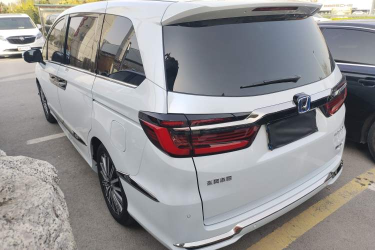 Used Honda Elysion 2024 2.0L eHEV Luxury Edition Rear Left 45 Deg