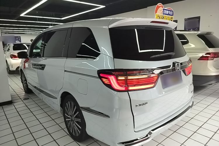 Used Honda Elysion 2024 2.0L eHEV Luxury Edition Rear Left 45 Deg