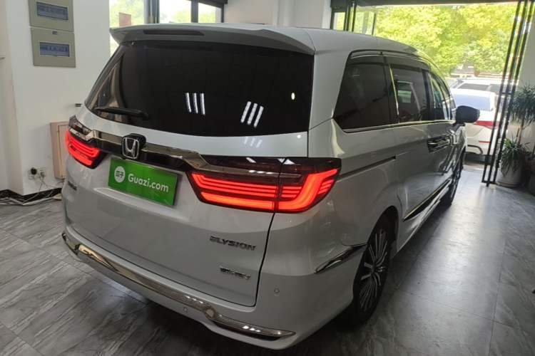 Used Honda Elysion 2024 2.0L eHEV Luxury Edition Rear Right 45 Deg
