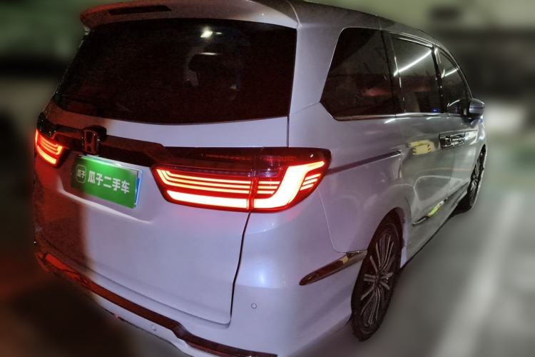 Used Honda Elysion 2024 2.0L eHEV Luxury Edition Rear Right 45 Deg