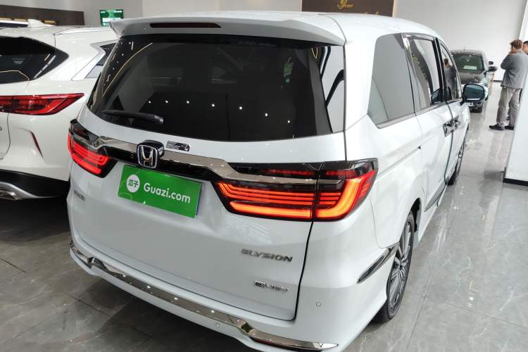 Used Honda Elysion 2024 2.0L eHEV Luxury Edition Rear Right 45 Deg