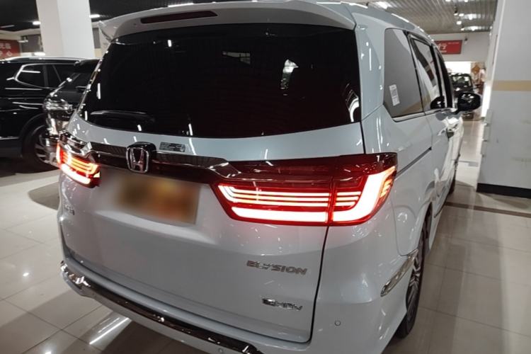 Used Honda Elysion 2024 2.0L eHEV Luxury Edition Rear Right 45 Deg