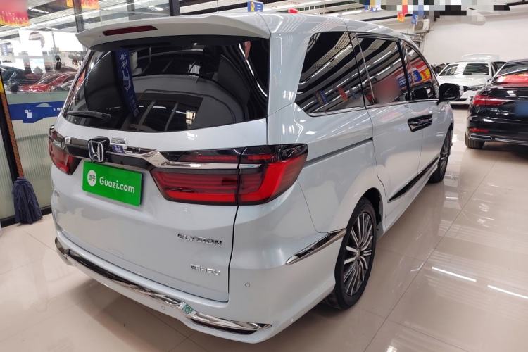 Used Honda Elysion 2024 2.0L eHEV Luxury Edition Rear Right 45 Deg
