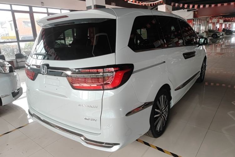 Used Honda Elysion 2024 2.0L eHEV Luxury Edition Rear Right 45 Deg